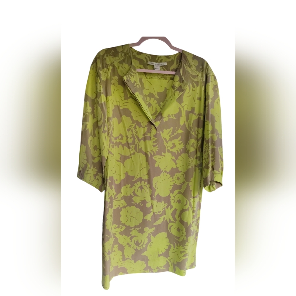 • Diane Von Furstenberg • Silk Shift Dress •